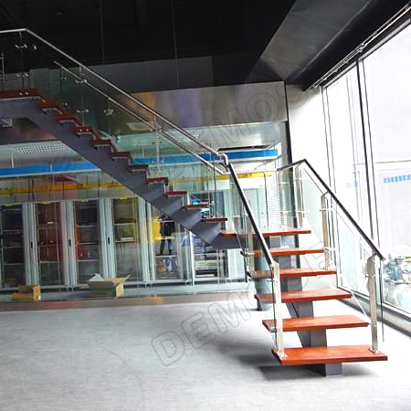 佛山市南海高級技術(shù)學(xué)校樓梯工程