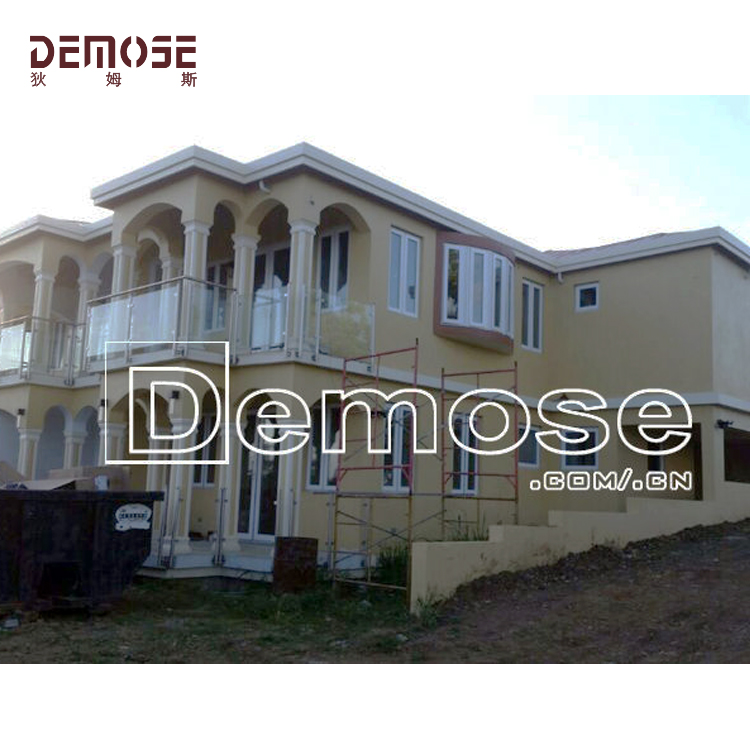 英國(guó)住宅陽(yáng)臺(tái)不銹鋼玻璃欄桿工程