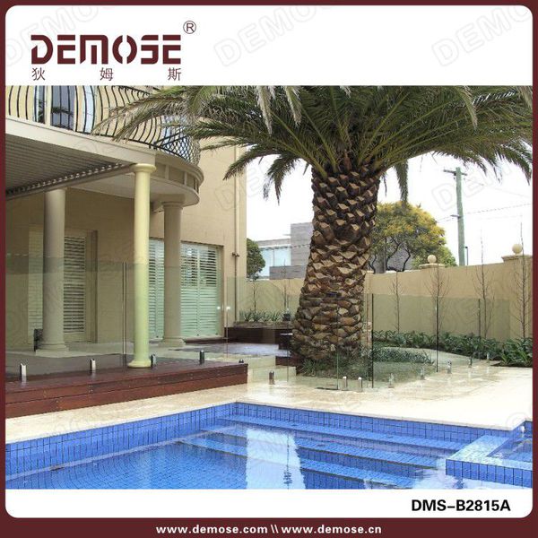 2 戶外泳池欄桿