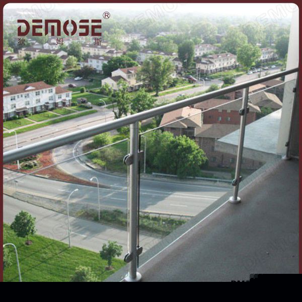 陽(yáng)臺(tái)不銹鋼護(hù)欄多少錢(qián)一米