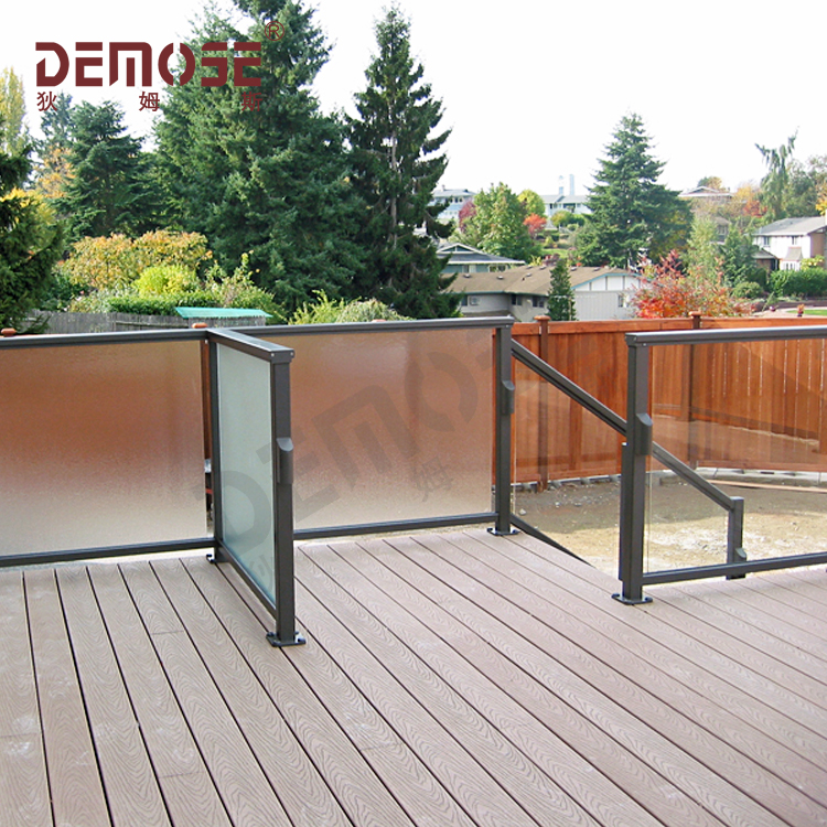 中式風(fēng)格陽臺欄桿