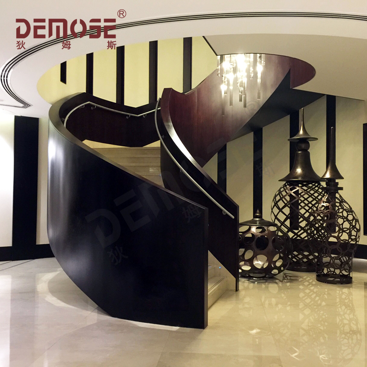 旋轉(zhuǎn)樓梯