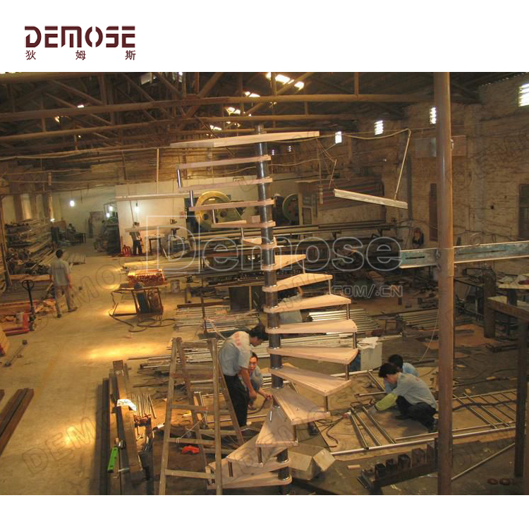 美國(guó)STEVE鋼木旋轉(zhuǎn)梯