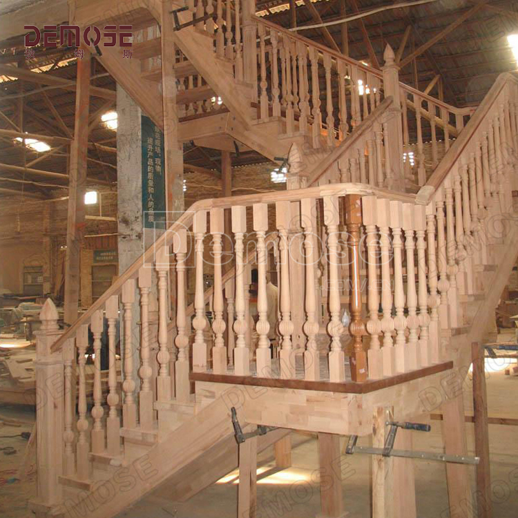 烏克蘭實(shí)木樓梯試裝