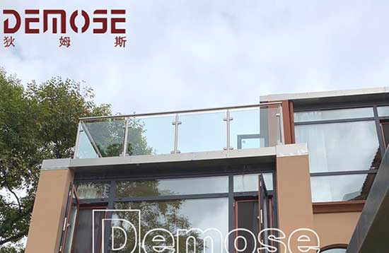 陽(yáng)臺(tái)欄桿 陽(yáng)臺(tái)欄桿