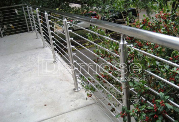 陽(yáng)臺(tái)不銹鋼護(hù)欄圖片 陽(yáng)臺(tái)不銹鋼護(hù)欄圖片