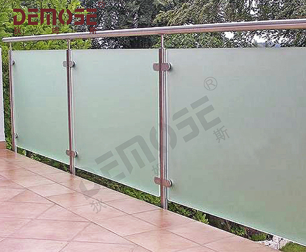 不銹鋼玻璃欄桿圖片 不銹鋼玻璃欄桿圖片