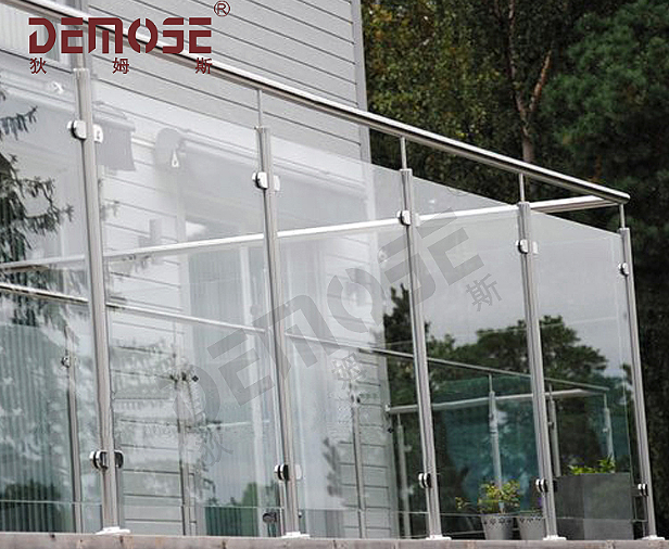 不銹鋼陽(yáng)臺(tái)欄桿護(hù)欄 不銹鋼陽(yáng)臺(tái)欄桿護(hù)欄