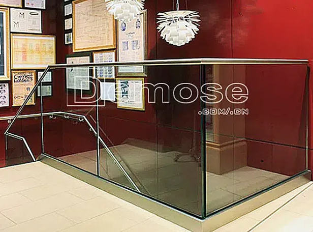 玻璃欄桿的風格選擇與室內(nèi)裝修搭配