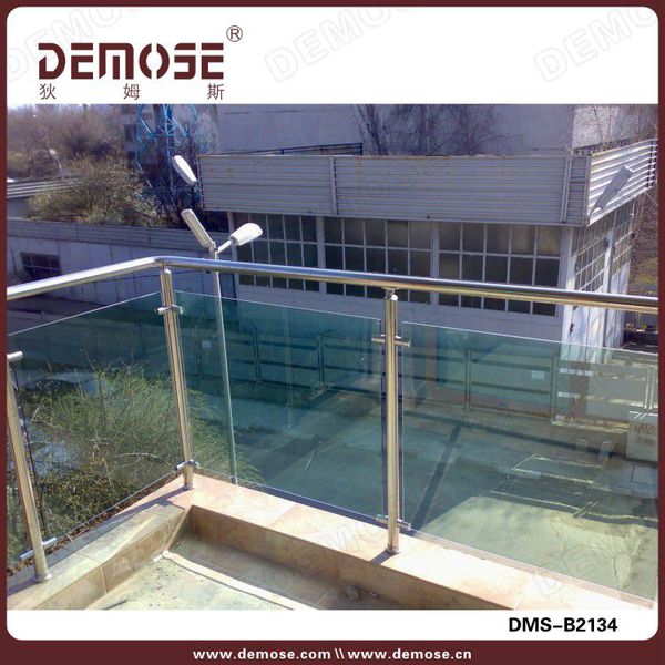 不銹鋼陽臺護(hù)欄價格