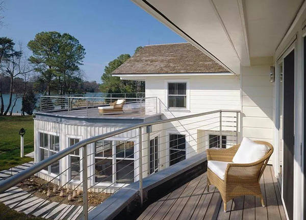 ?陽臺護(hù)欄設(shè)計(jì)終極指南：安全規(guī)范+美學(xué)靈感，打造高顏值生活緩沖區(qū)