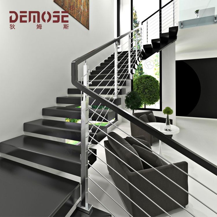 不銹鋼欄桿 vs 鐵藝欄桿:全面對比與選購指南